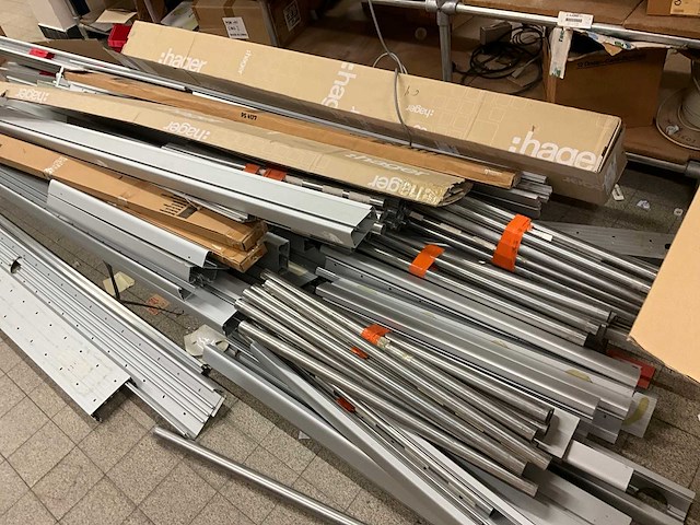 95m stelling inhoudende grote partij elektra en diversen - afbeelding 10 van  121