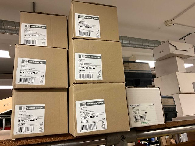 95m stelling inhoudende grote partij elektra en diversen - afbeelding 60 van  121