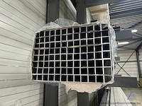 96 aluminium vierkante kokers, met afmetingen van 40 x 40 x 6000 mm en een wanddikte van 2,0 mm. - afbeelding 2 van  3