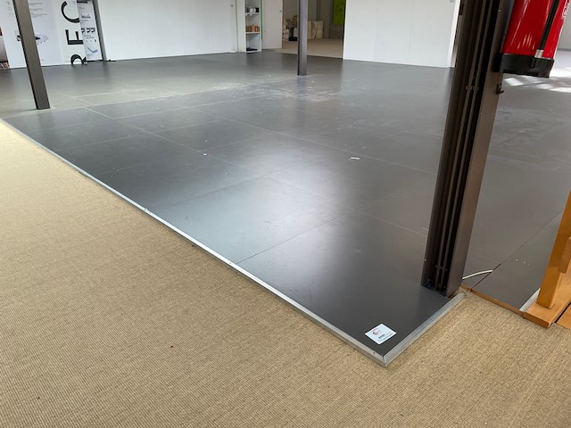 96 m² houten vloer - afbeelding 1 van  4