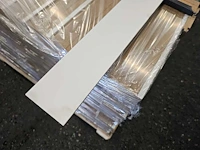 96 meter mdf luxe muur plinten 2400 x 58 x 12 mm - afbeelding 3 van  3