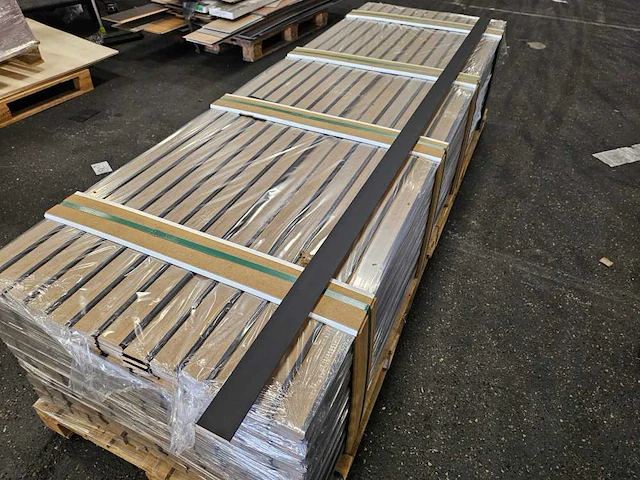 96 meter mdf luxe muur plinten 2400 x 58 x 12 mm - afbeelding 3 van  3