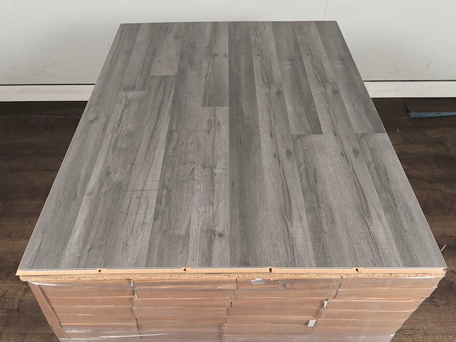 97 m2 laminaat plank - 1286 x 194 x 8 mm - afbeelding 1 van  1