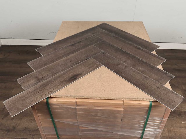 97 m2 pvc spc click visgraat - 750 x 150 x 5 mm - afbeelding 3 van  4