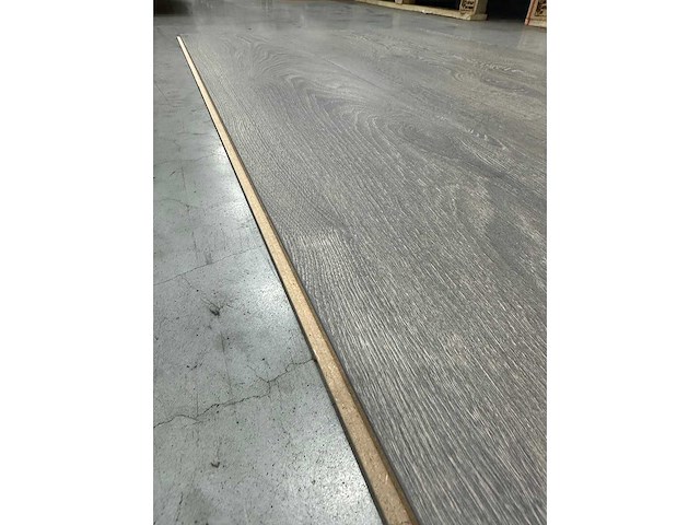 97,11 m2 laminaatvloer 8mm - afbeelding 3 van  3
