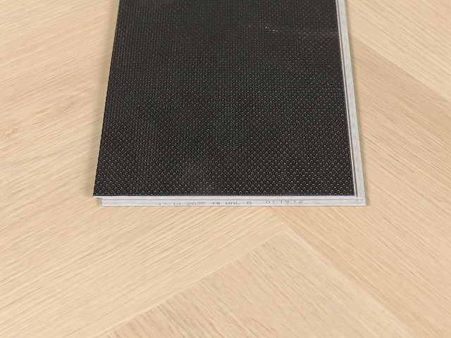 99 m2 pvc spc click vinyl visgraat met xps onderlaag - 750 x 150 x 4+1 mm - afbeelding 4 van  4