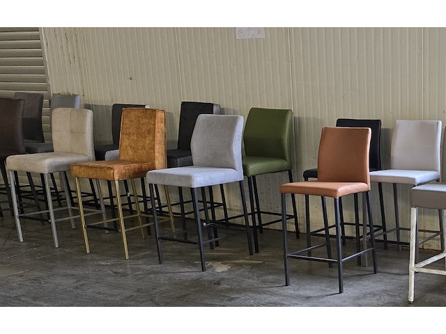 9x diverse barstoelen - afbeelding 1 van  10
