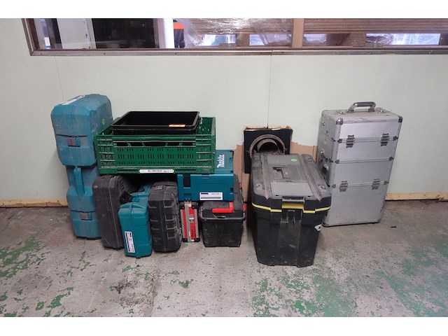 9x diverse koffer - afbeelding 1 van  5