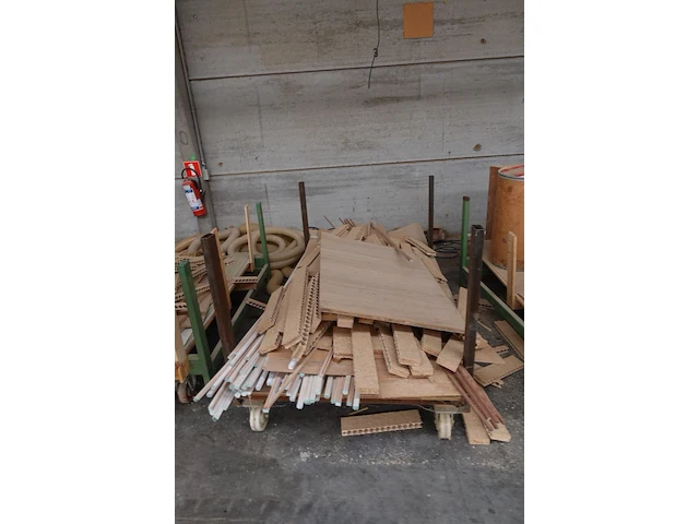 9x diverse metalen kar + inhoud - afbeelding 7 van  10