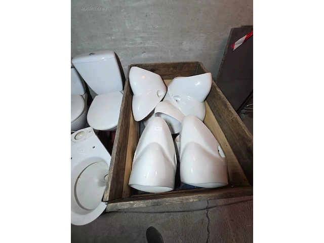 (9x) diverse toiletten - afbeelding 4 van  5