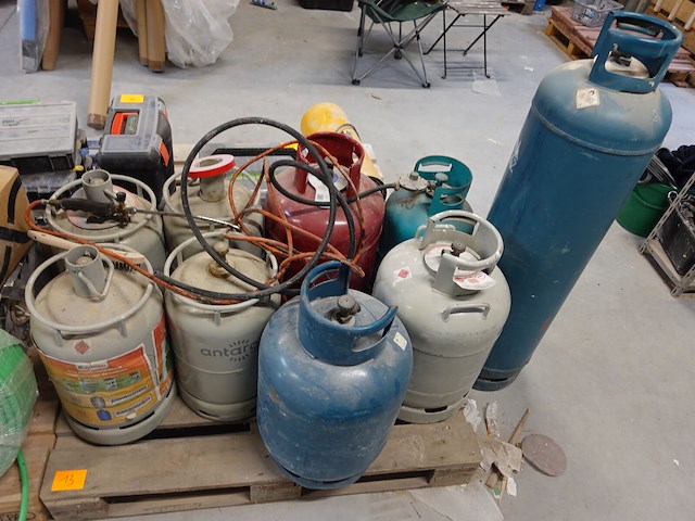 9x gasfles - afbeelding 1 van  4