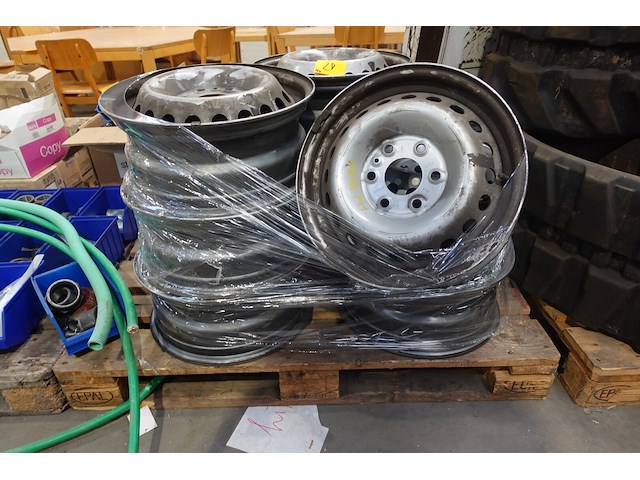 9x iveco daily velgen - afbeelding 1 van  5