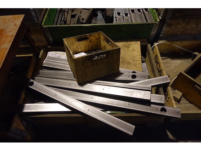 9x pallet metalen onderdelen - afbeelding 2 van  12