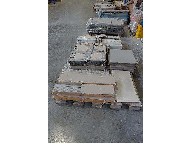 9x pallet rest tegels/plinten - afbeelding 1 van  11