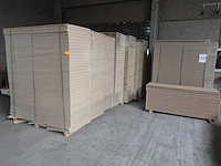 9x pallet spaanplaat deurvulling