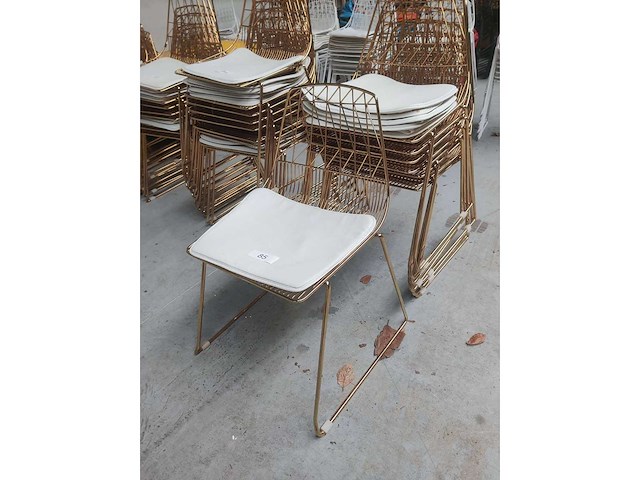 9x stoel goud +6x kussen (9x+6x) - afbeelding 2 van  3