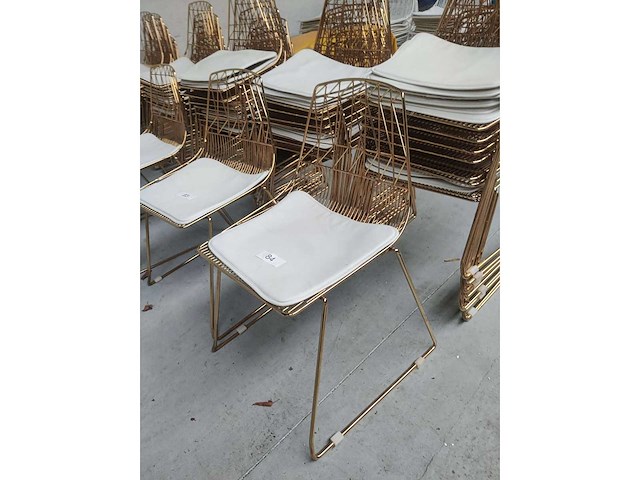 9x stoel goud + kussen (9x) - afbeelding 1 van  2