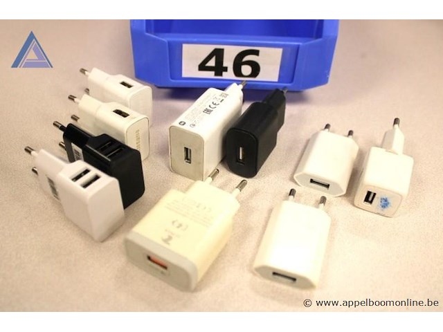 9x usb-laders, diverse merken, werking niet gekend - afbeelding 1 van  1