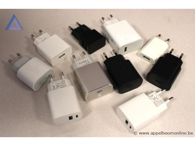 9x usb-laders, werking niet gekend - afbeelding 1 van  1