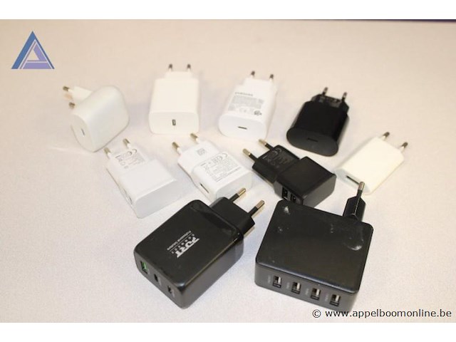 9x wandladers, diverse merken, waaronder samsung en port, werking niet gekend - afbeelding 1 van  1