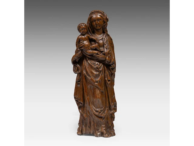 A 16thc flemish oak sculpture of the madonna holding the child 36 cm. (14.16 in.) - afbeelding 1 van  7