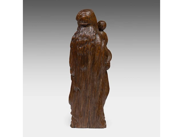 A 16thc flemish oak sculpture of the madonna holding the child 36 cm. (14.16 in.) - afbeelding 4 van  7