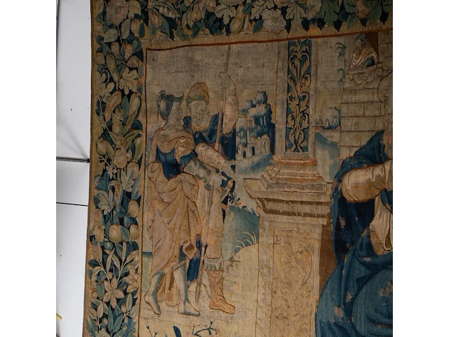 A 16thc flemish wall tapestry, depicting a scene from the old testament 264 x 256 cm. (103.93 x 100.79 in.) - afbeelding 4 van  6