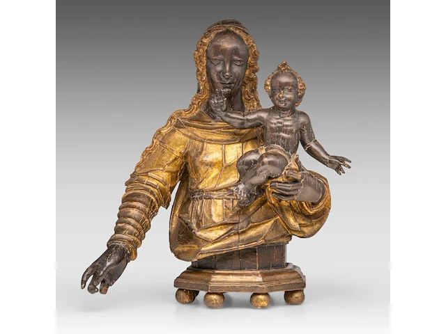 A 16thc italian gilt limewood bust of the madonna with child, on a matching wooden base 40 cm. (15 3/4 in.) - afbeelding 1 van  8