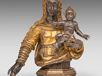 A 16thc italian gilt limewood bust of the madonna with child, on a matching wooden base 40 cm. (15 3/4 in.)