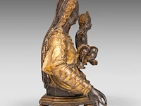 A 16thc italian gilt limewood bust of the madonna with child, on a matching wooden base 40 cm. (15 3/4 in.) - afbeelding 5 van  8