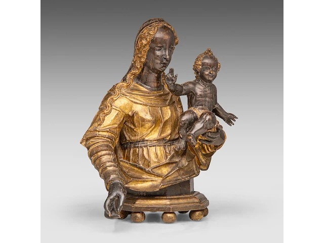 A 16thc italian gilt limewood bust of the madonna with child, on a matching wooden base 40 cm. (15 3/4 in.) - afbeelding 6 van  8