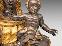 A 16thc italian gilt limewood bust of the madonna with child, on a matching wooden base 40 cm. (15 3/4 in.) - afbeelding 8 van  8