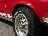A 1968 shelby gt350 fastback, 302 cui v8, four-speed manual, candy apple red over black, shelby no. 02716 - afbeelding 2 van  73