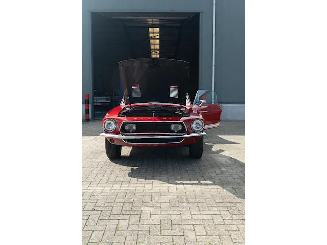 A 1968 shelby gt350 fastback, 302 cui v8, four-speed manual, candy apple red over black, shelby no. 02716 - afbeelding 10 van  73