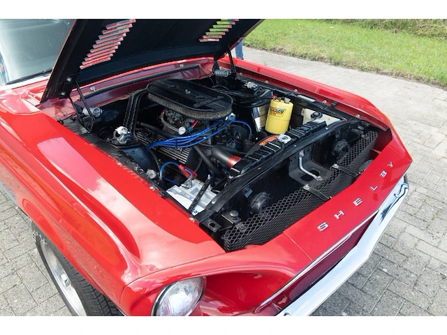 A 1968 shelby gt350 fastback, 302 cui v8, four-speed manual, candy apple red over black, shelby no. 02716 - afbeelding 11 van  73