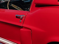 A 1968 shelby gt350 fastback, 302 cui v8, four-speed manual, candy apple red over black, shelby no. 02716 - afbeelding 24 van  73