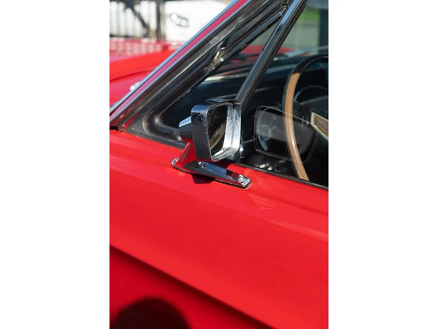 A 1968 shelby gt350 fastback, 302 cui v8, four-speed manual, candy apple red over black, shelby no. 02716 - afbeelding 26 van  73