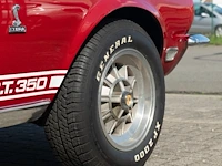 A 1968 shelby gt350 fastback, 302 cui v8, four-speed manual, candy apple red over black, shelby no. 02716 - afbeelding 31 van  73