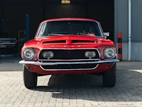 A 1968 shelby gt350 fastback, 302 cui v8, four-speed manual, candy apple red over black, shelby no. 02716 - afbeelding 23 van  73