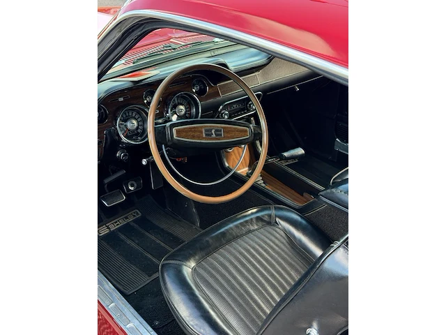 A 1968 shelby gt350 fastback, 302 cui v8, four-speed manual, candy apple red over black, shelby no. 02716 - afbeelding 39 van  73