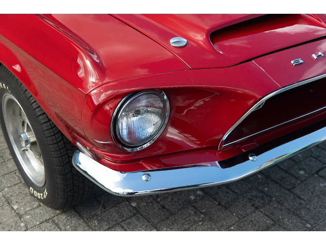 A 1968 shelby gt350 fastback, 302 cui v8, four-speed manual, candy apple red over black, shelby no. 02716 - afbeelding 56 van  73