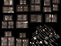 A 198-piece silver cutlery service, german hallmarks (1888-present), 800/000, total weight: 14733 g - afbeelding 9 van  17