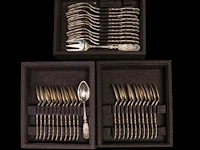 A 198-piece silver cutlery service, german hallmarks (1888-present), 800/000, total weight: 14733 g - afbeelding 12 van  17
