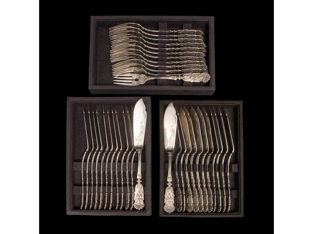 A 198-piece silver cutlery service, german hallmarks (1888-present), 800/000, total weight: 14733 g - afbeelding 14 van  17