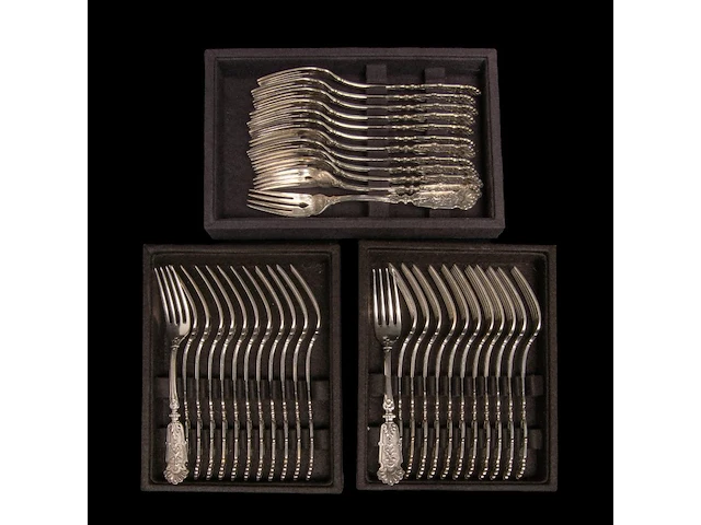 A 198-piece silver cutlery service, german hallmarks (1888-present), 800/000, total weight: 14733 g - afbeelding 15 van  17