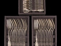 A 198-piece silver cutlery service, german hallmarks (1888-present), 800/000, total weight: 14733 g - afbeelding 16 van  17