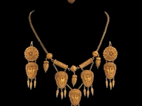 A 19thc etruscan revival yellow gold (20.5/21k) jewellery suite, total weight about 133,2 g - afbeelding 2 van  8