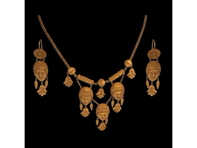 A 19thc etruscan revival yellow gold (20.5/21k) jewellery suite, total weight about 133,2 g - afbeelding 6 van  8