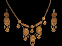 A 19thc etruscan revival yellow gold (20.5/21k) jewellery suite, total weight about 133,2 g - afbeelding 6 van  8