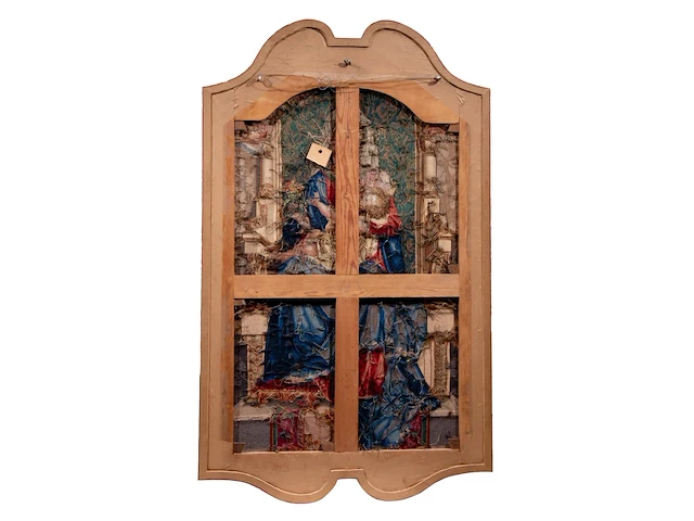 A 19thc wall tapestry depicting a sedes sapientiae, marked t.d.w. 147 x 98.5 cm. (57.86 x 38.78 in.) - afbeelding 2 van  4